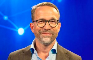 BiBBInstruments vd Fredrik Lindblad i BioStocks studio