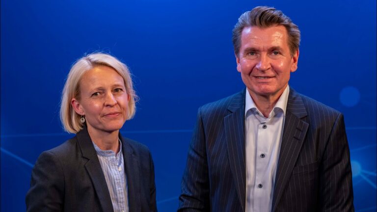 Respiratorius vd Johan Drott och Arcede Pharmas vd Mia Lundblad besöker BioStocks studio