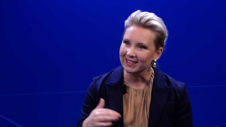 Hanna Sjöström, vd på Neola Medical, berättar om den pågående kliniska studien
