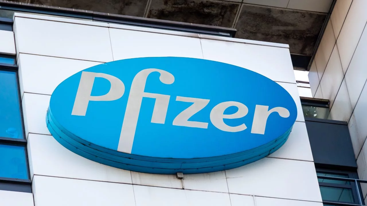 Pfizer skylt