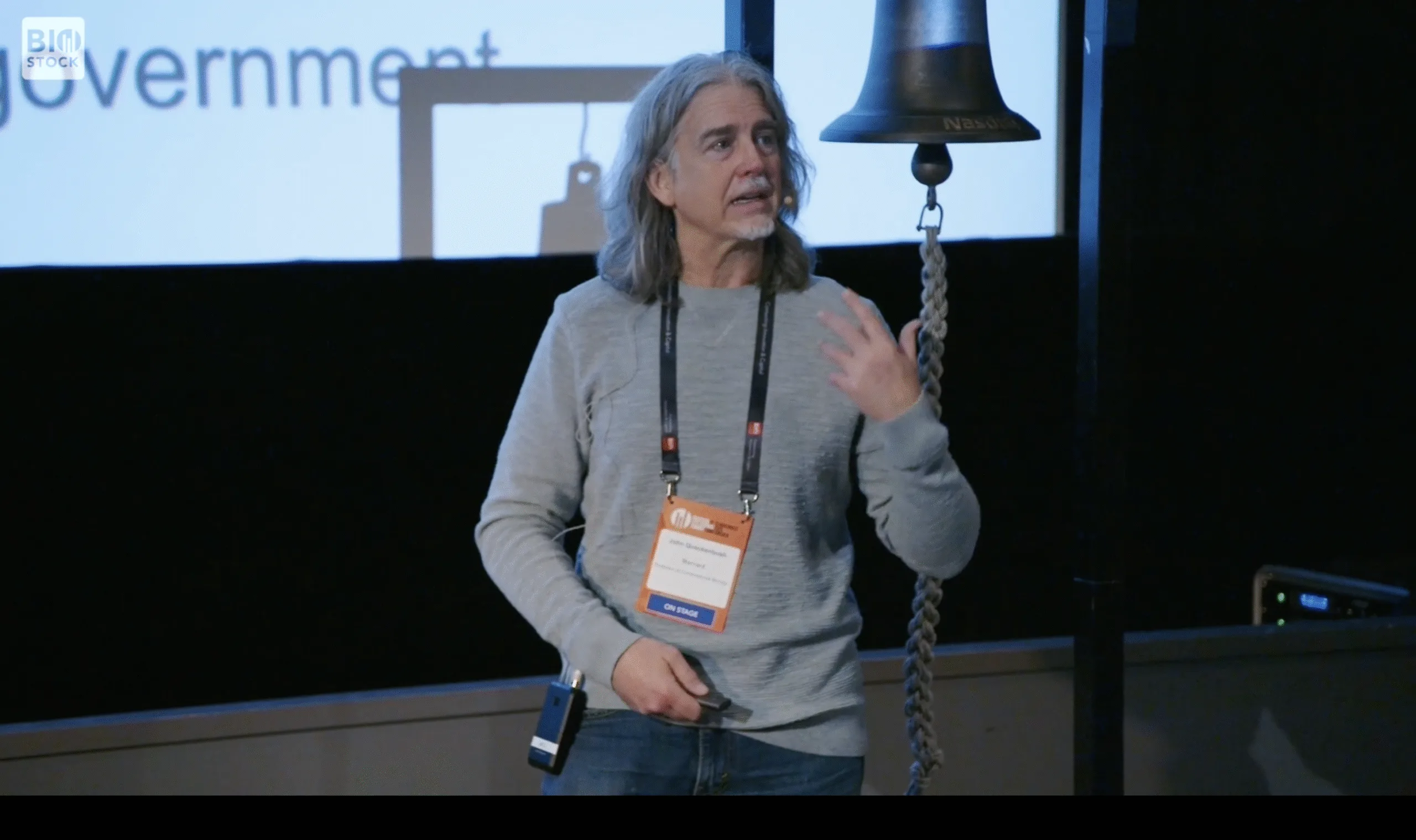 Harvardprofessorn John Quackenbush riktar kritik mot administrationen i USA